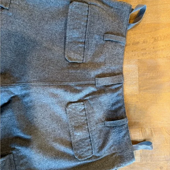 Club Monaco Gray Cargo Pants Relaxed Fit - Picture 3 of 6